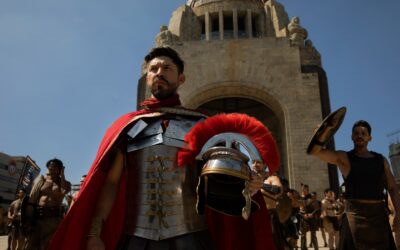 Oribe Peralta y su legión romana celebran «Gladiator II» en el corazón de México