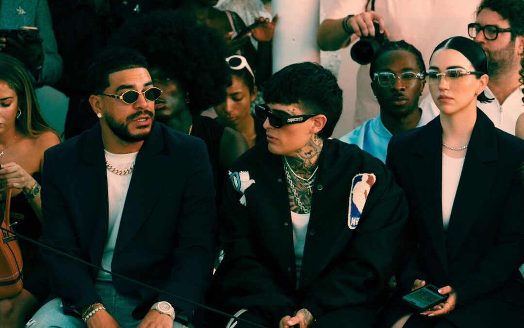 Adriel Favela, Natanael Cano y Ryan Castro en el «Paris Fashion Week 2025»