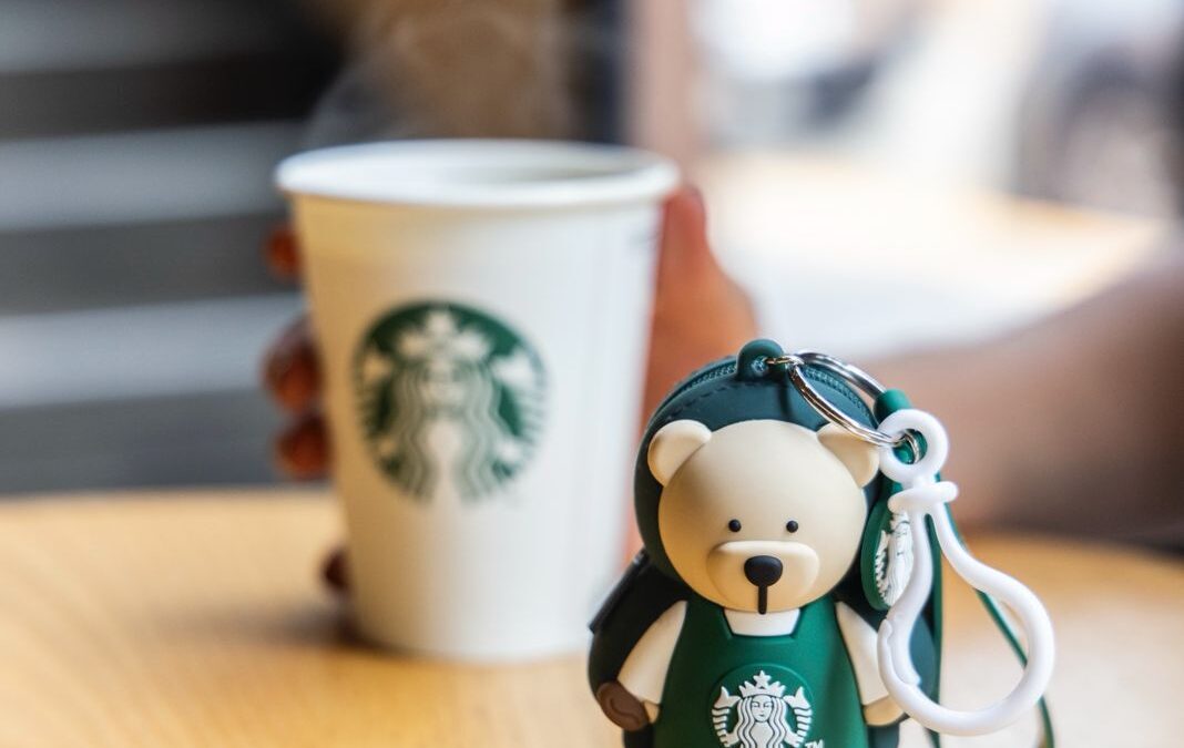 El llavero de osito bearista celebra 11 años de «Todos sembramos café»