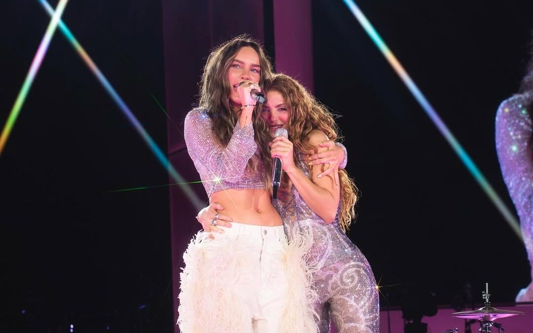 Belinda fue la invitada especial en el concierto de Shakira