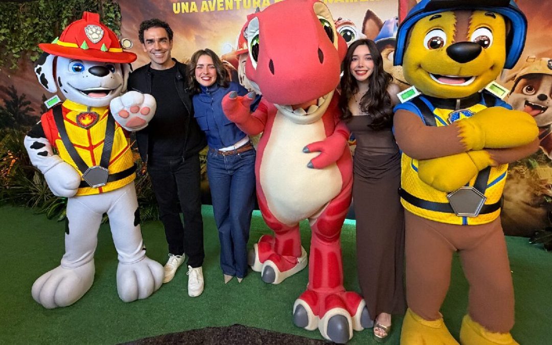 Ariadne Díaz, Marcus Ornellas y Beth Cast en la premiere de «PAW Patrol: La Dino Película»